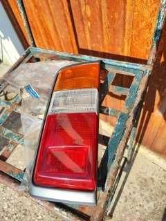 Mazda E2200 - Farolim traseiro esquerdo