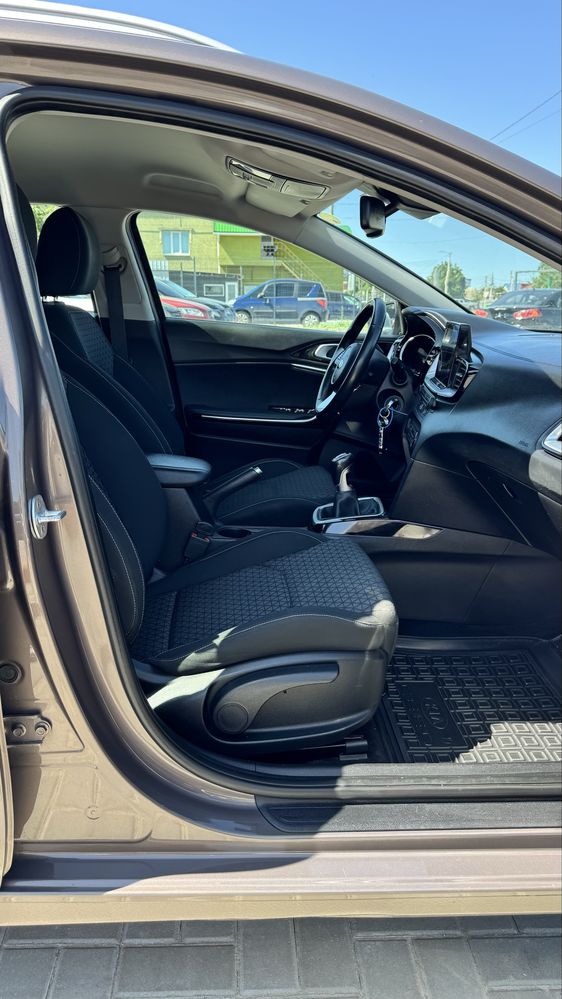 Kia Ceed Кіа Сід 2018 рік 1.6 дизель КОМПЛЕКТАЦІЯ