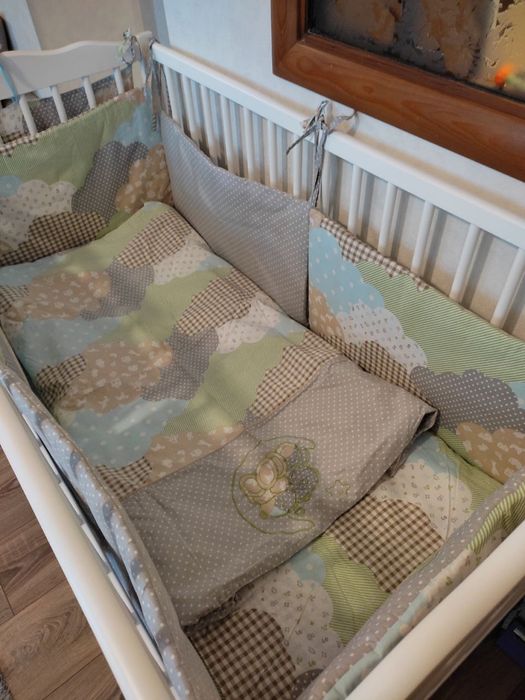 Дитяче ліжечко з матрацом та бортиками