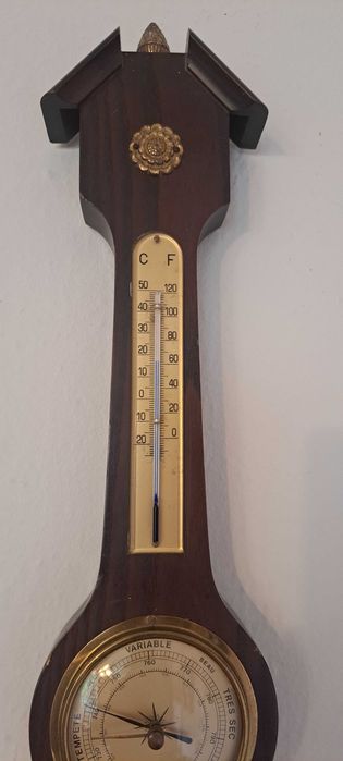 drewniano-mosiężna stacja pogodowa do powieszenia na ścianie