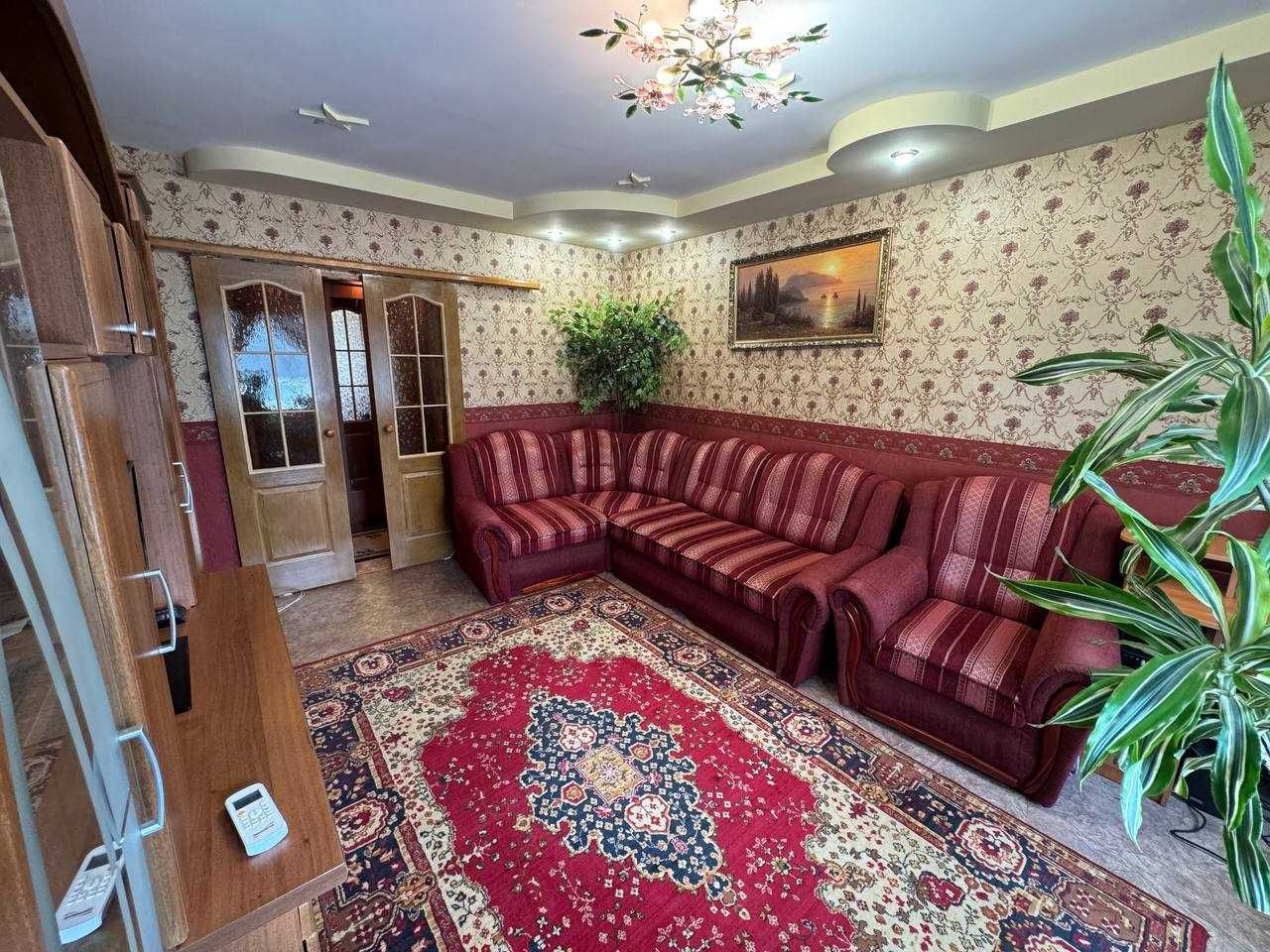 ПРОДАЖА 3-х комнатной квартиры БЕЛЯЕВА, 111 (м-н "Лазурный")