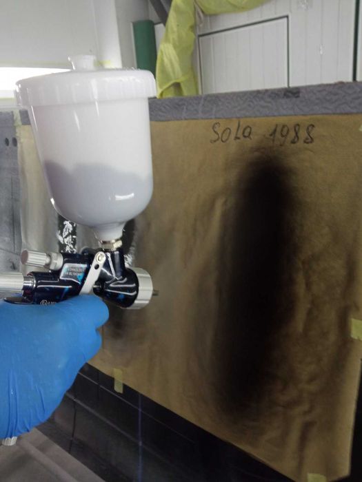 Продам краскопульт SOLA 1988 з дюзою 1.3 мм в кейсі.
