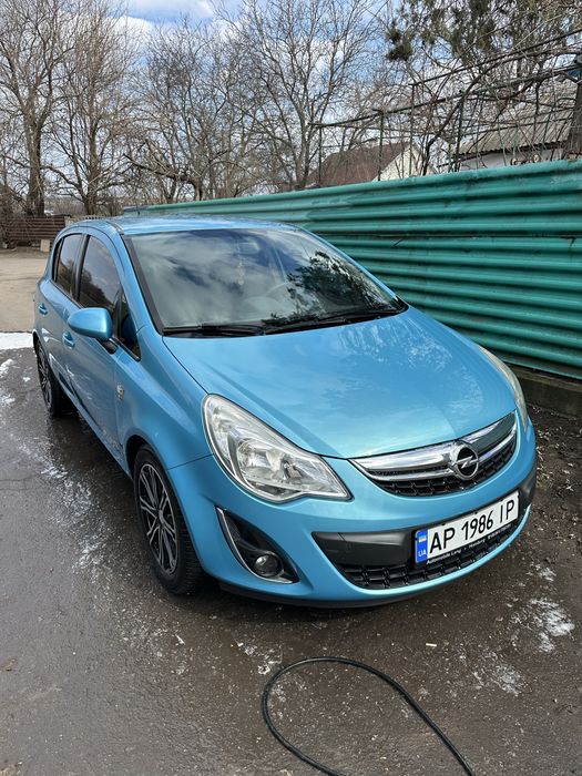 Продам надійний автомобіль Опель Корса Д