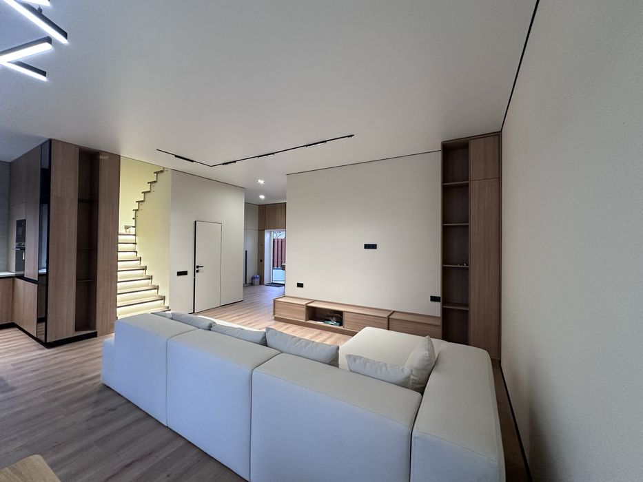 Дом с ремонтом метро Дарницкий Славутич Киев застройщик без %