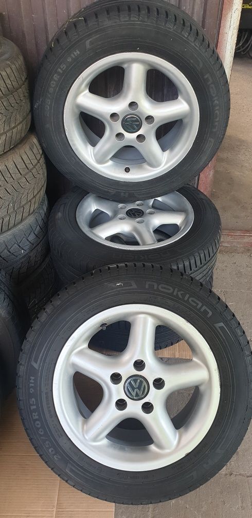 Flegi aluminiowe 15 volkswagen Golf 5 opony letnie 205/60/15