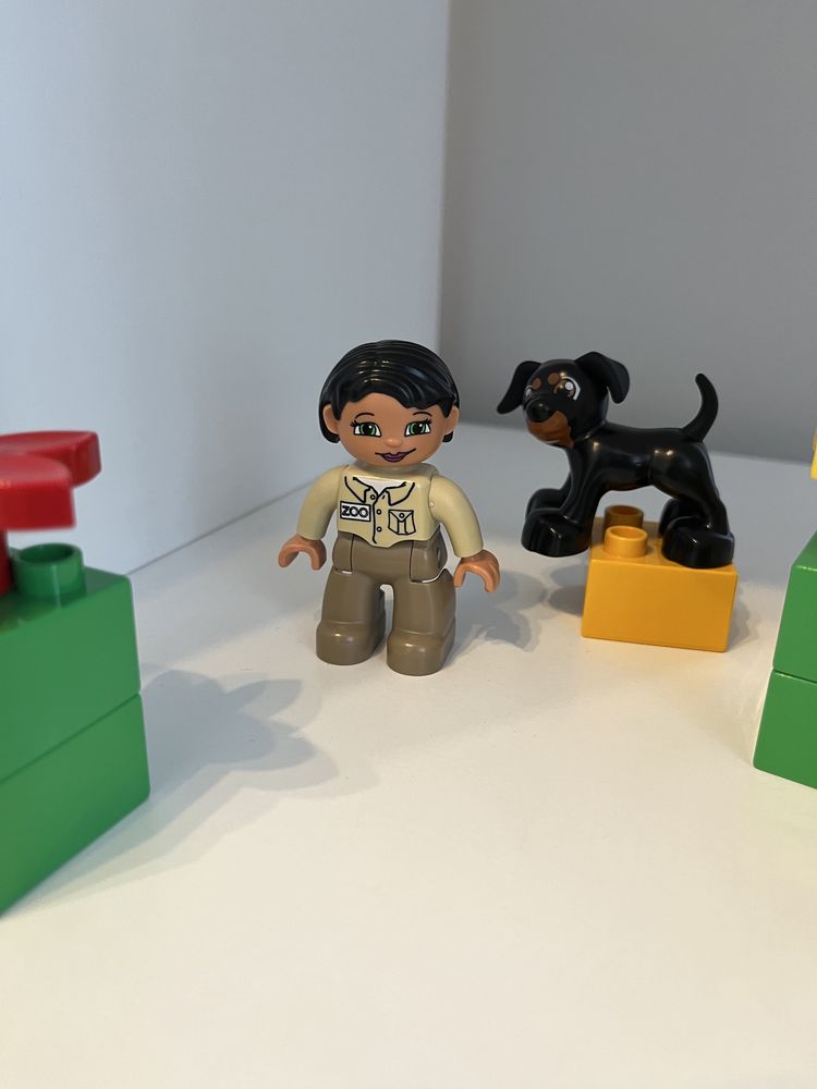 Zestaw lego duplo opiekunka zoo + 3 zwierzaki