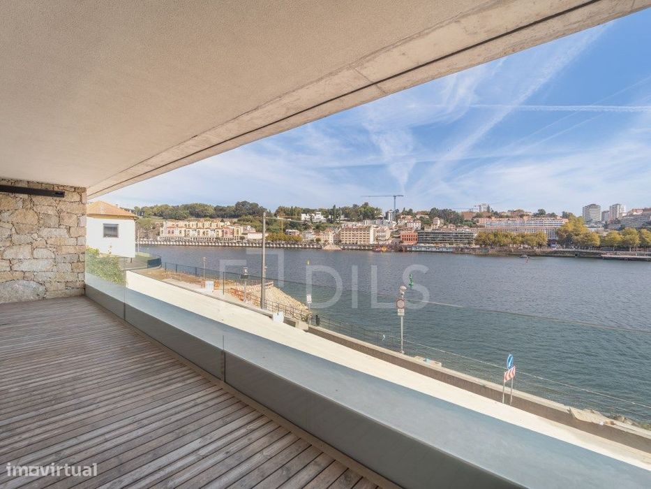 T3 Duplex junto ao Rio Douro