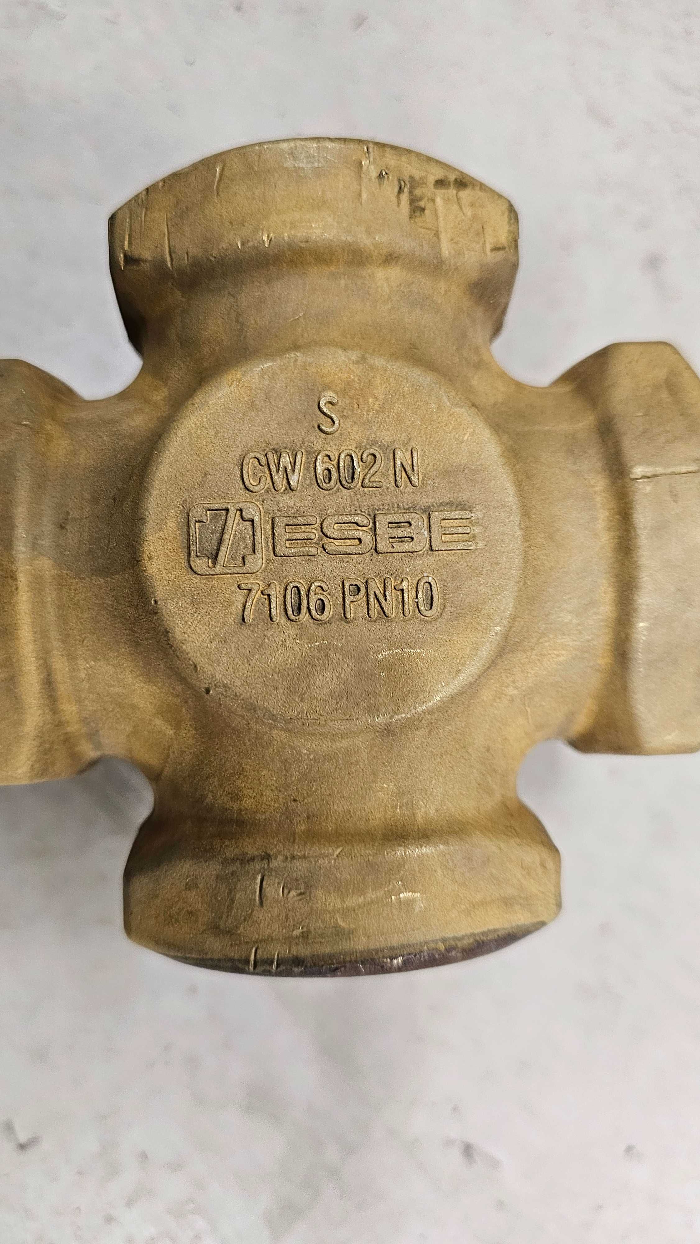 Zawór mieszający 4-drożny ESBE 6/4', PN 10, VRG 141