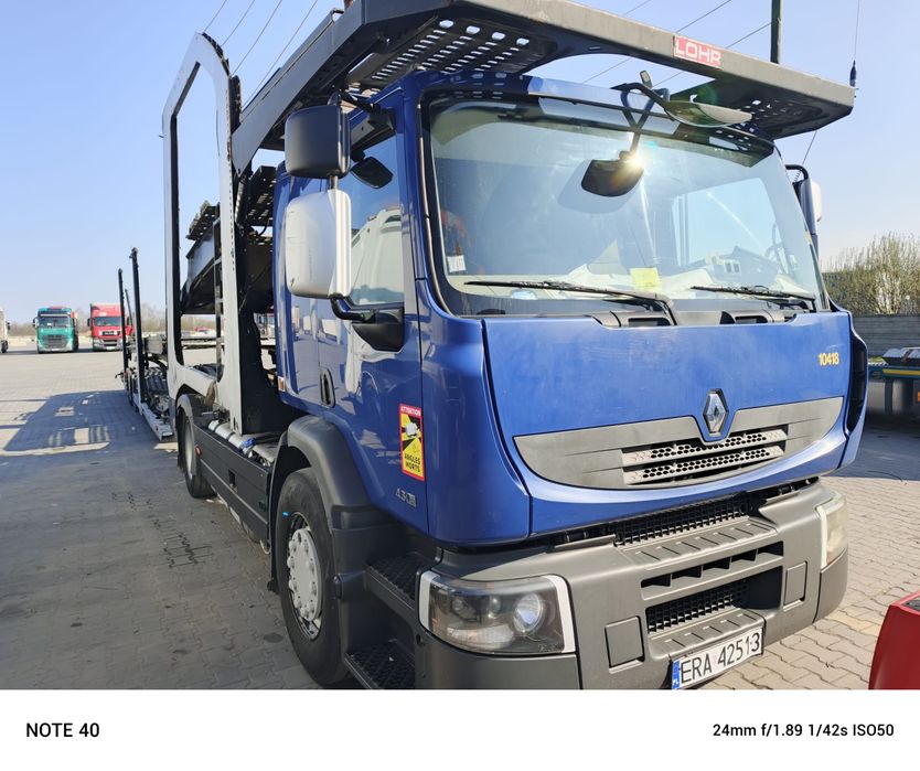Auto Transporter Renault Premium Lohr Vat23