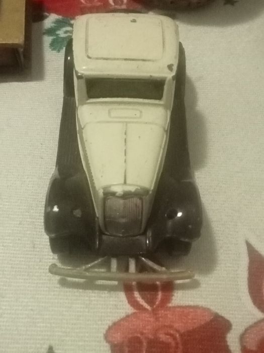 Carro miniatura Ford Clássico