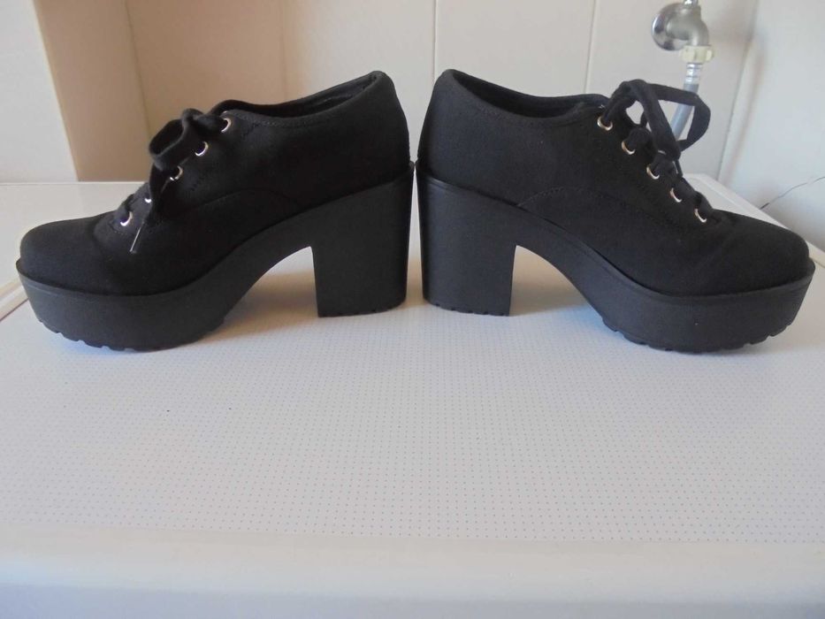 sapatos de senhora cor pretos