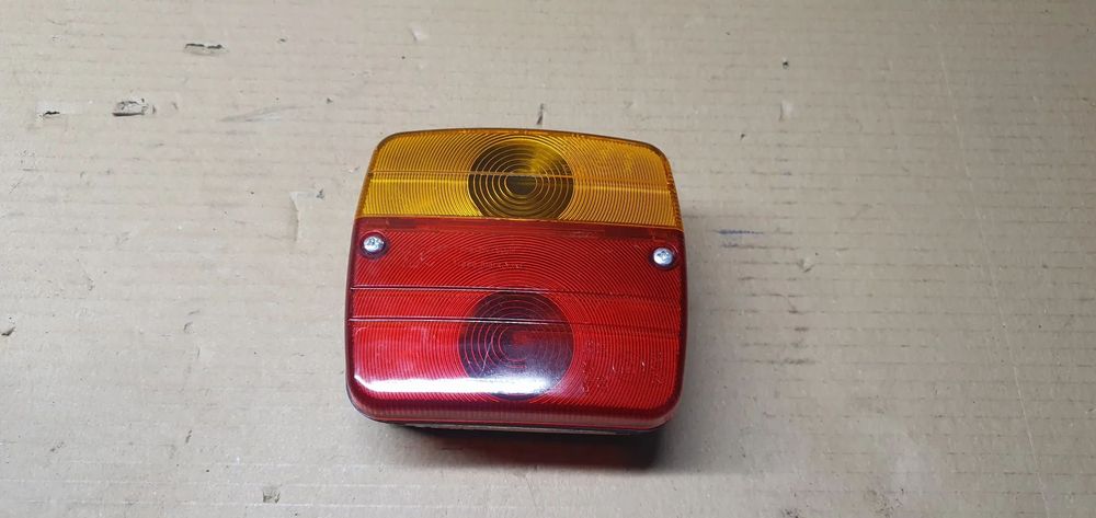 Lampa tył tylna uniwersalna do przyczepki LAS 10102L