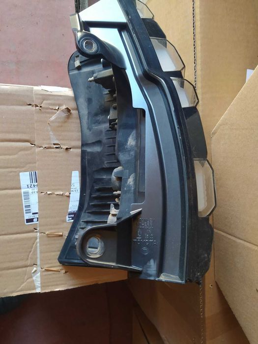 Продам задню праву фару Toyota LAND CRUISER PRADO 150