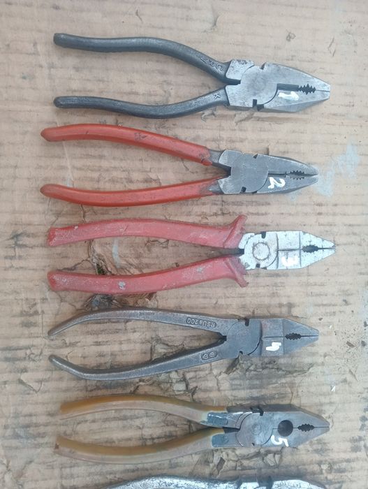 Zestaw starych kolekcjonerskich kombinerek