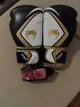 Vendo par de luvas de boxe