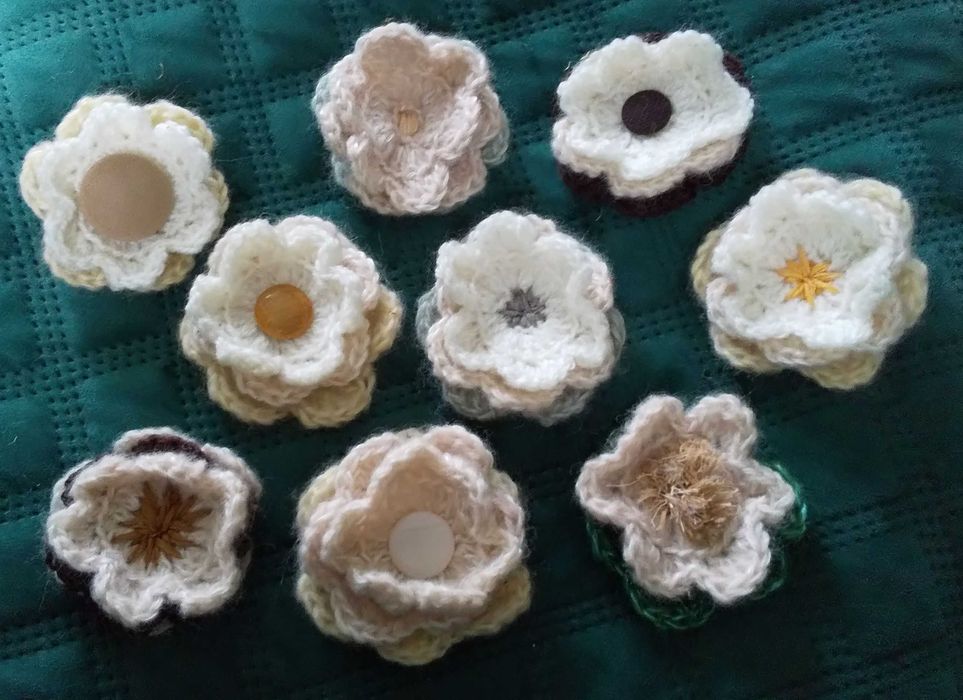 Broszka wełniana hand made