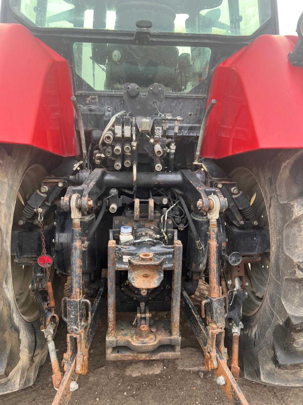 Traktor case CVX135