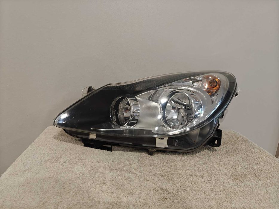 Lampa Lewy Przód Zwykła Opel Corsa D EUROPA