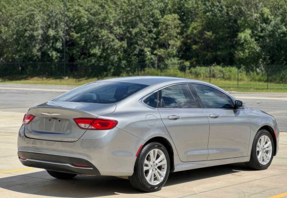 Chrysler 200 Limited      2016