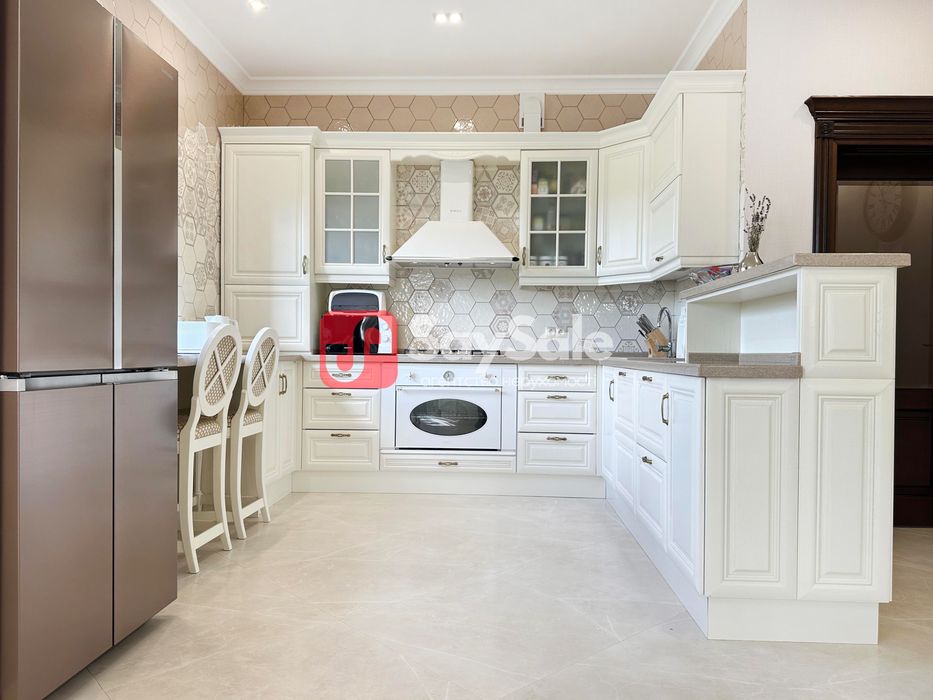 Продам будинок 460м2, 8 сот в селі Гатне, Мегамаркет, Одеський напрям