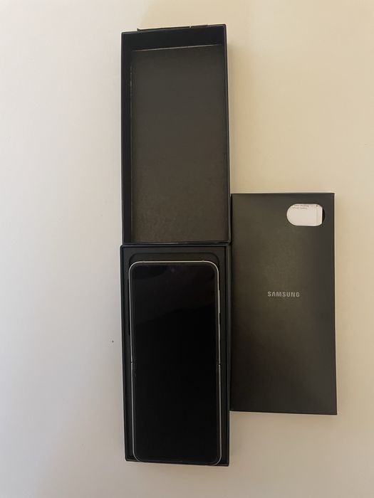 Samsung Galaxy Z Flip 6 - GWARANCJA