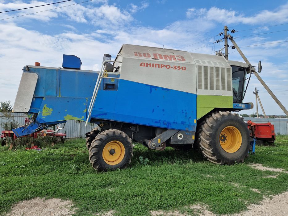 Комбайн зернозбиральний КЗС-11
