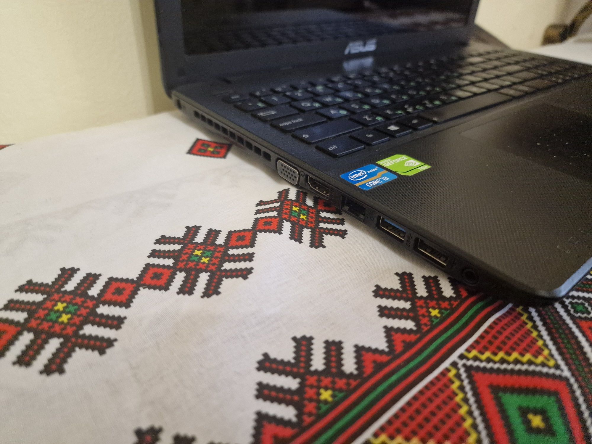 Ноутбук asus продам