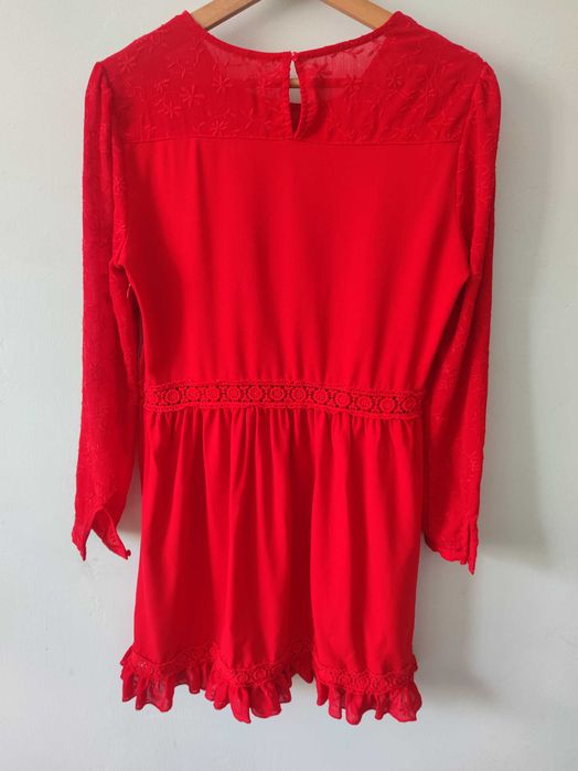 Czerwona sukienka midi koktajlowa falbany koronka H&M M