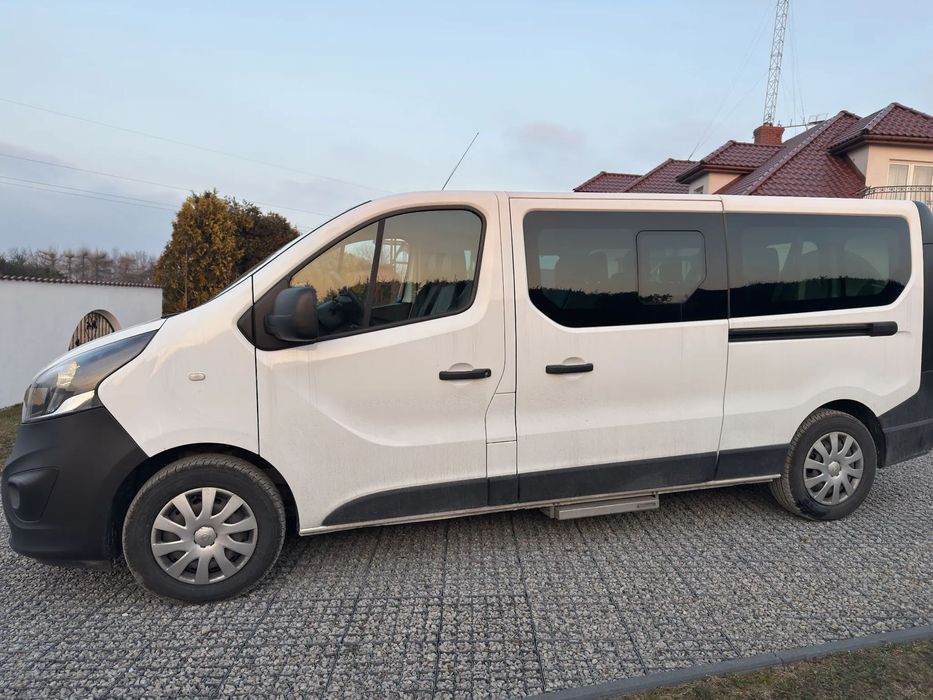 Opel Vivaro 1.6 125KM L2H1 drzwi podwójne, 9 osób.