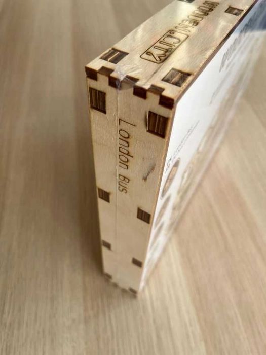 Autocarro Londrino London Bus – Puzzle 3D em madeira – Novo e selado