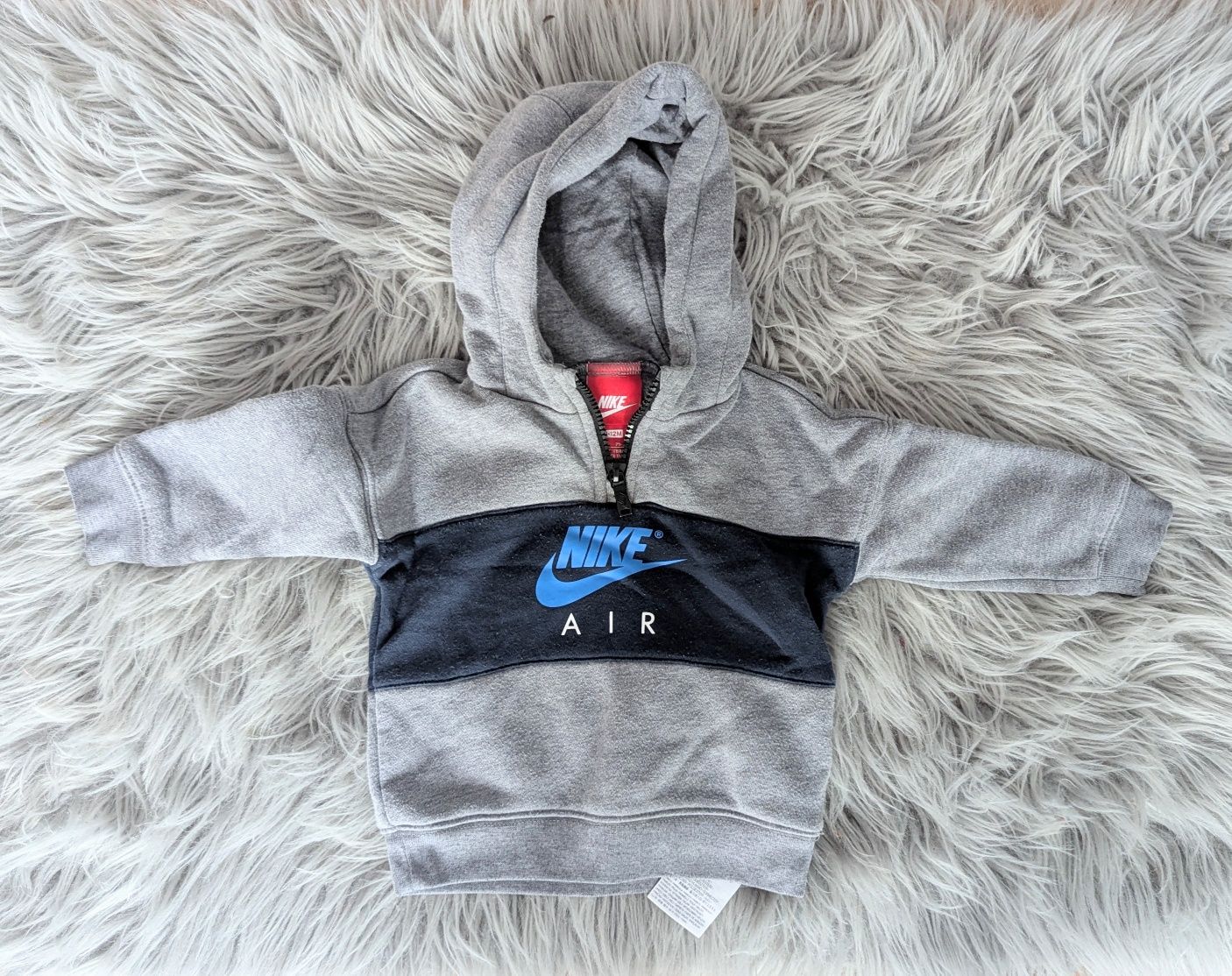 Zestaw dla chłopca 74: bluza NIKE, spodnie, body, śpiochy.