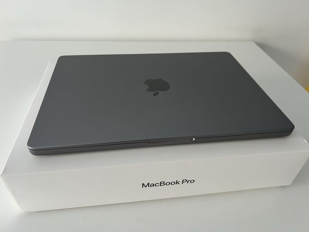 Macbook Pro 14 M1 PRO | 16GB | 1TB | 10-core CPU |A2442| Idealny