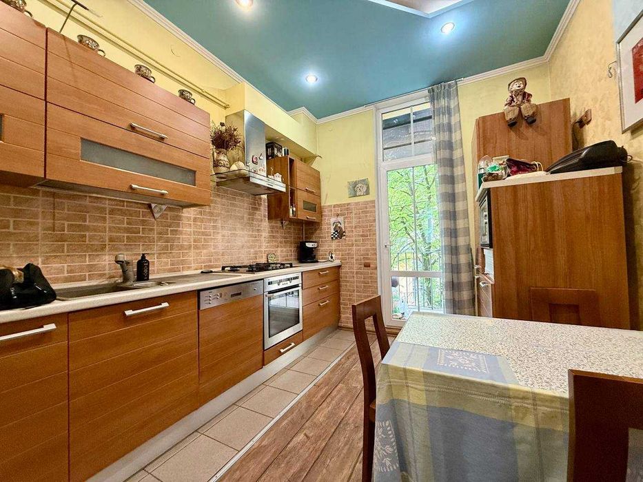 Продаж 4 кім. квартири вул. Стецька Центр Львова