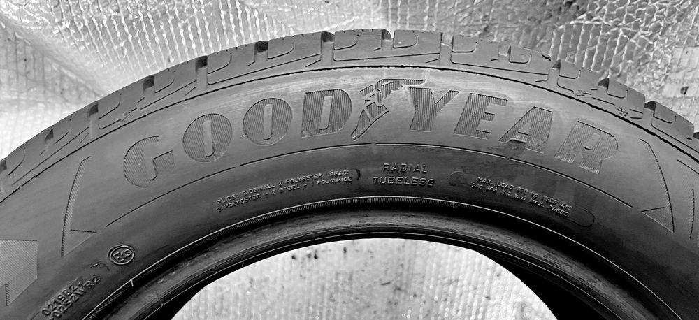 Шини Б/в 225.60.17 пара Goodyear
