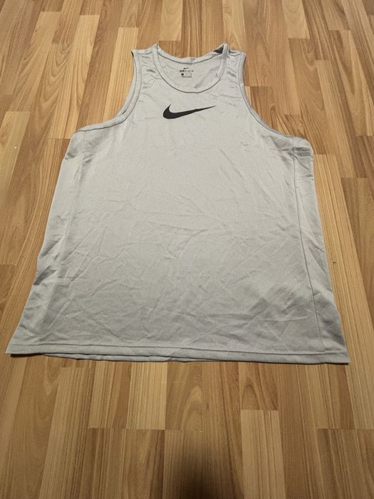 Koszulka nike szara