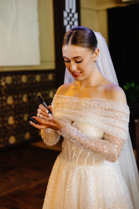 пишна весільна сукня