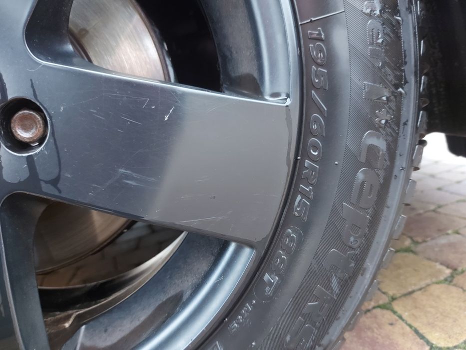 Felgi 5x114,3 z oponami zimowymi Hankook Winter i*cept RS2 195/60R15