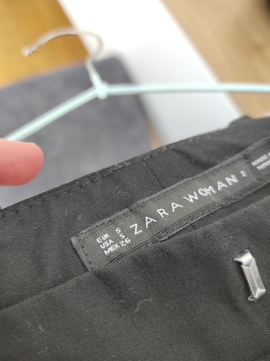 Брючні штани Zara
