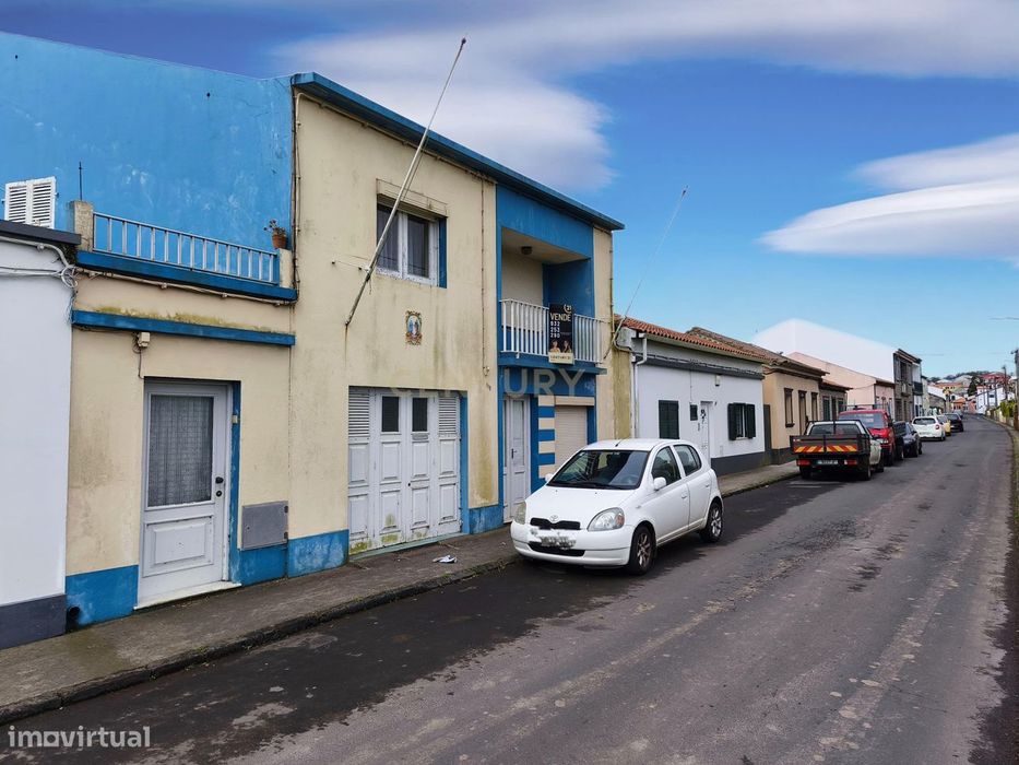 Moradia com Potencial em Arrifes – Ponta Delgada