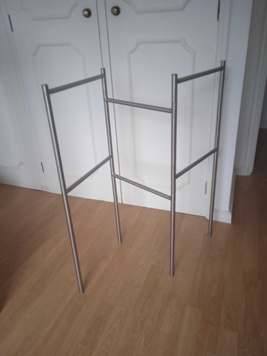 Toalheiro extensível BROGRUND da Ikea