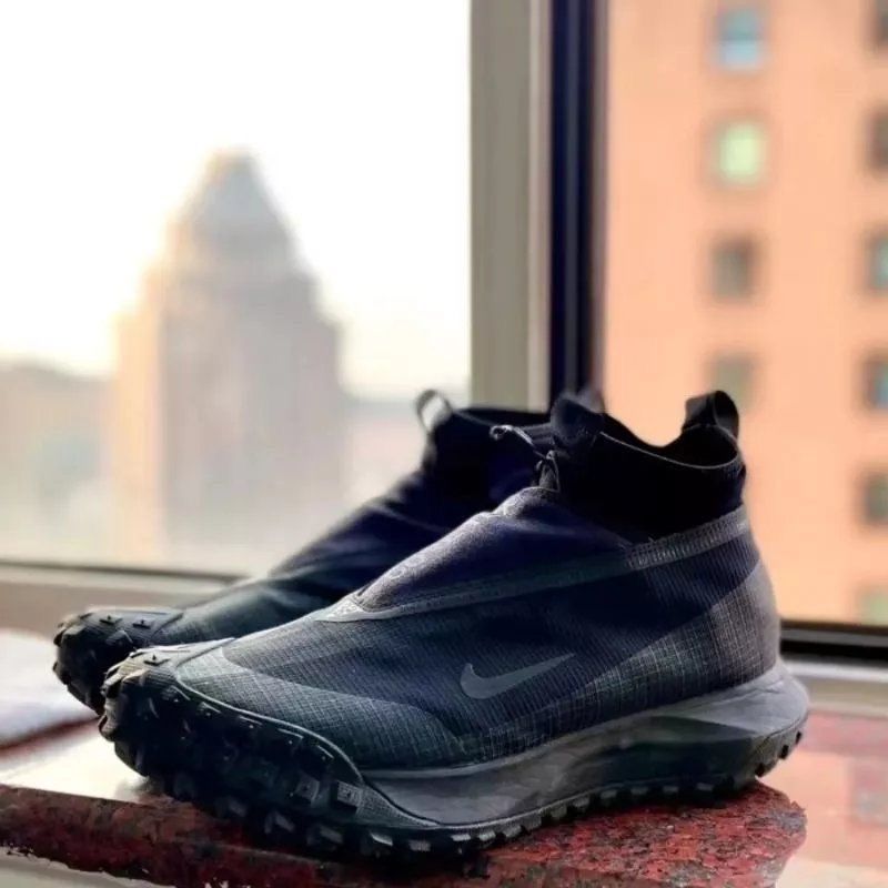 Nike acg mountian fly gore tex