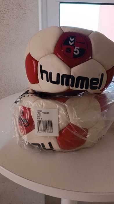 16 bolas de futebol tamanho 5, da Hummel