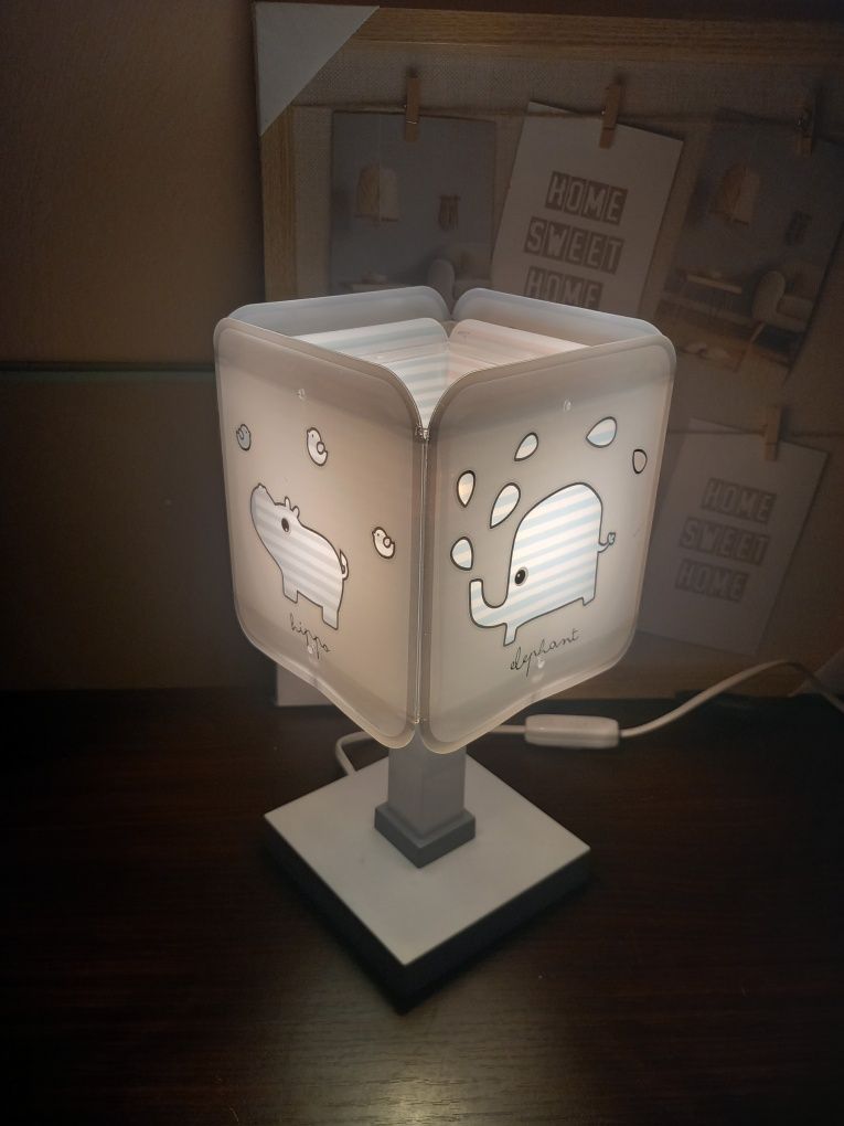 Lampa z motywem zwierząt