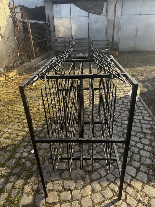 Винна желізна полка