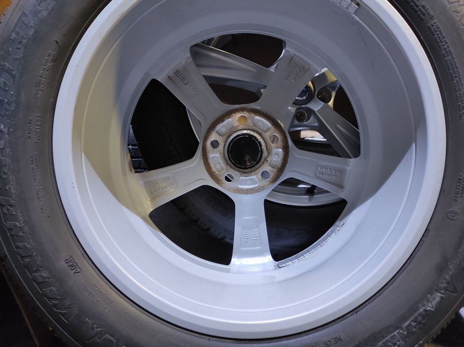 Koła ZIMOWE R18 5x108 VOLVO XC60 XC70 XC90 235/60/18 felgi 8jx18 ET42