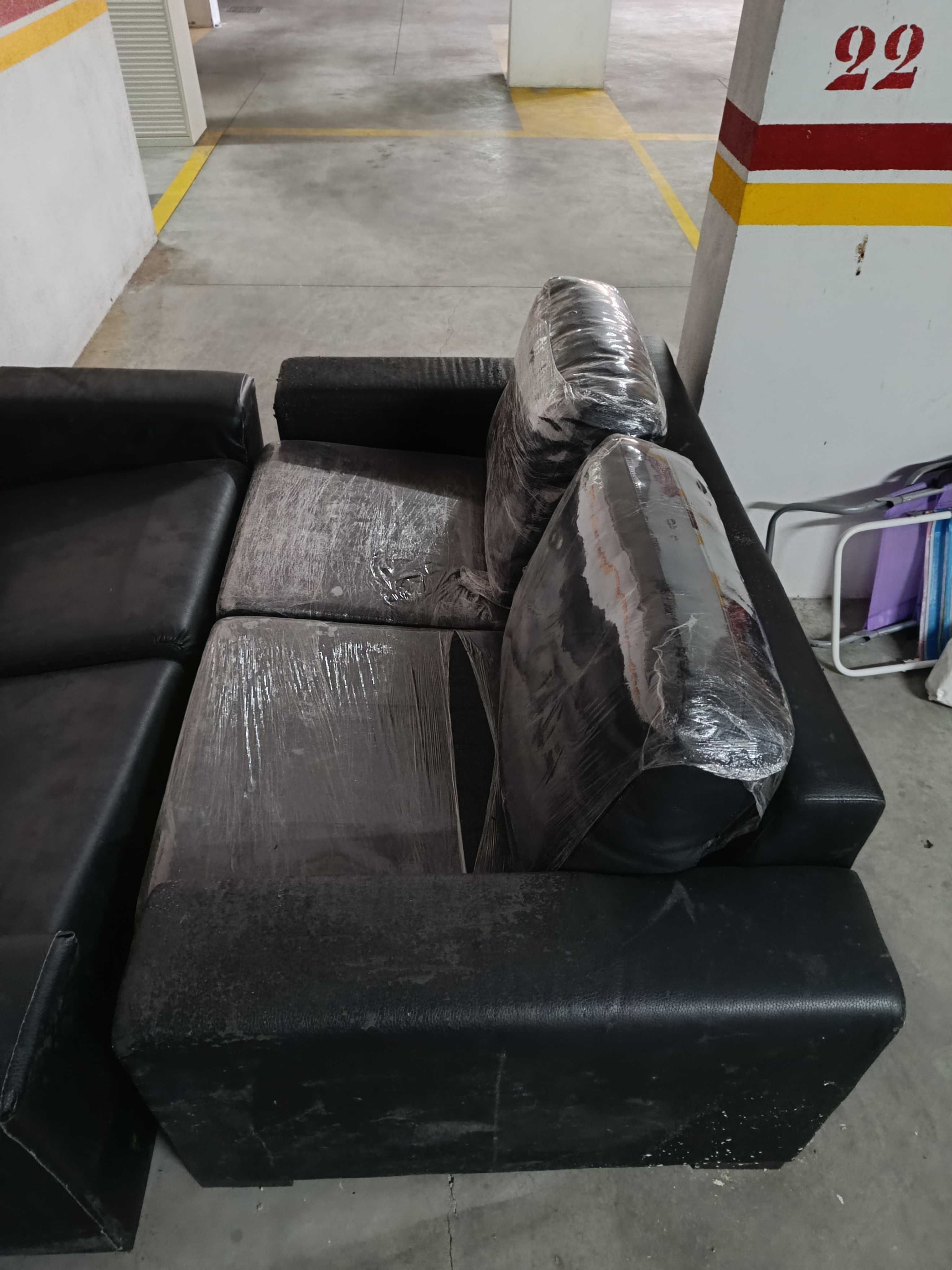 Vendo 1 Sofá e 1 Sofá com cama