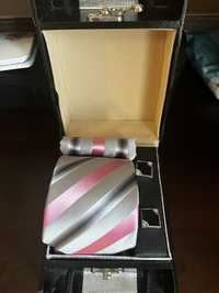 Краватка і запонки