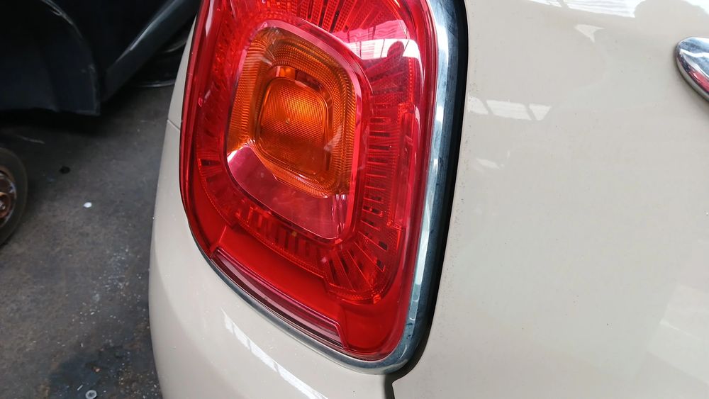 Farolim esquerdo FIAT 500X (334_)