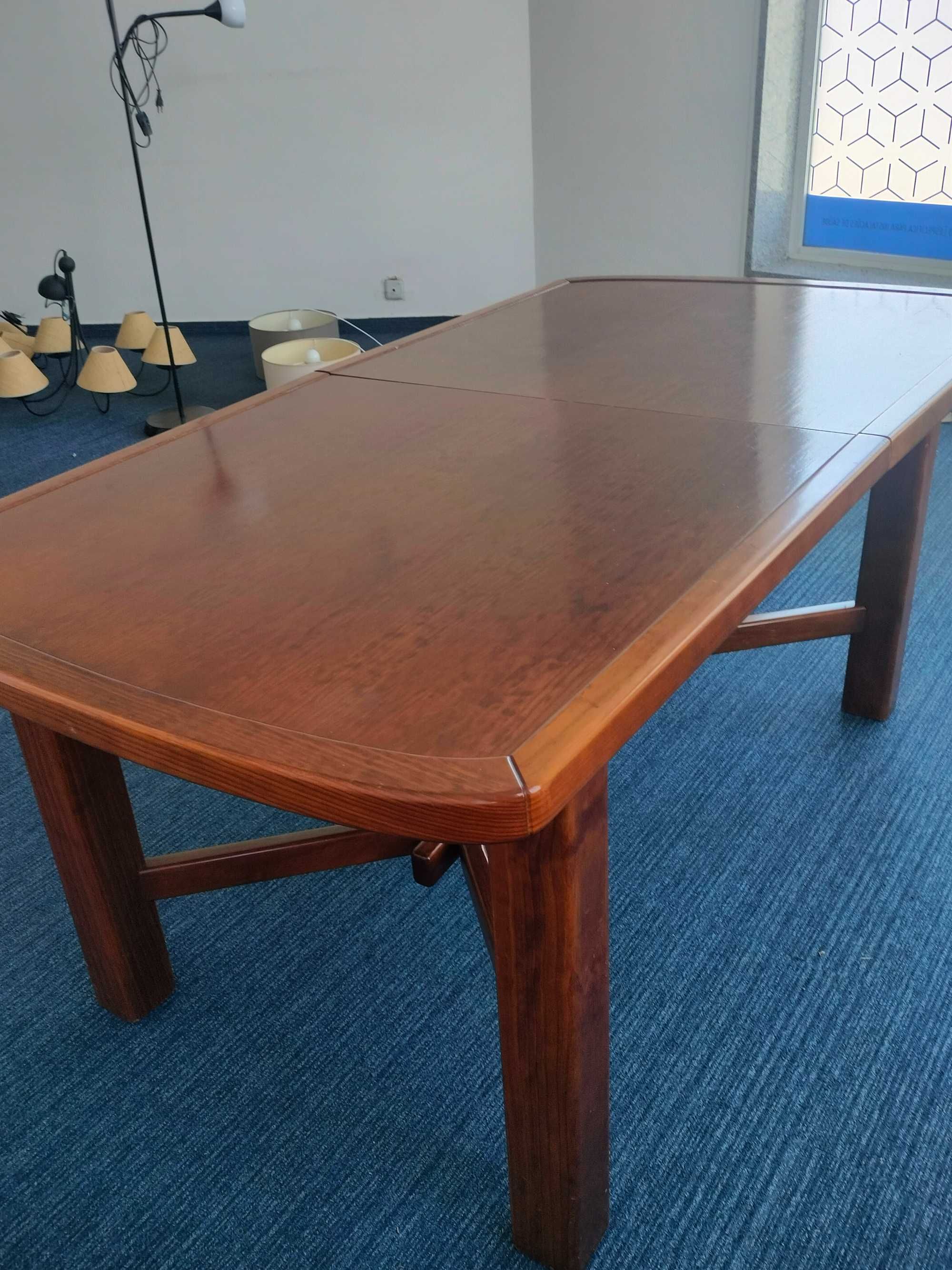 Mesa extensível de sala de jantar