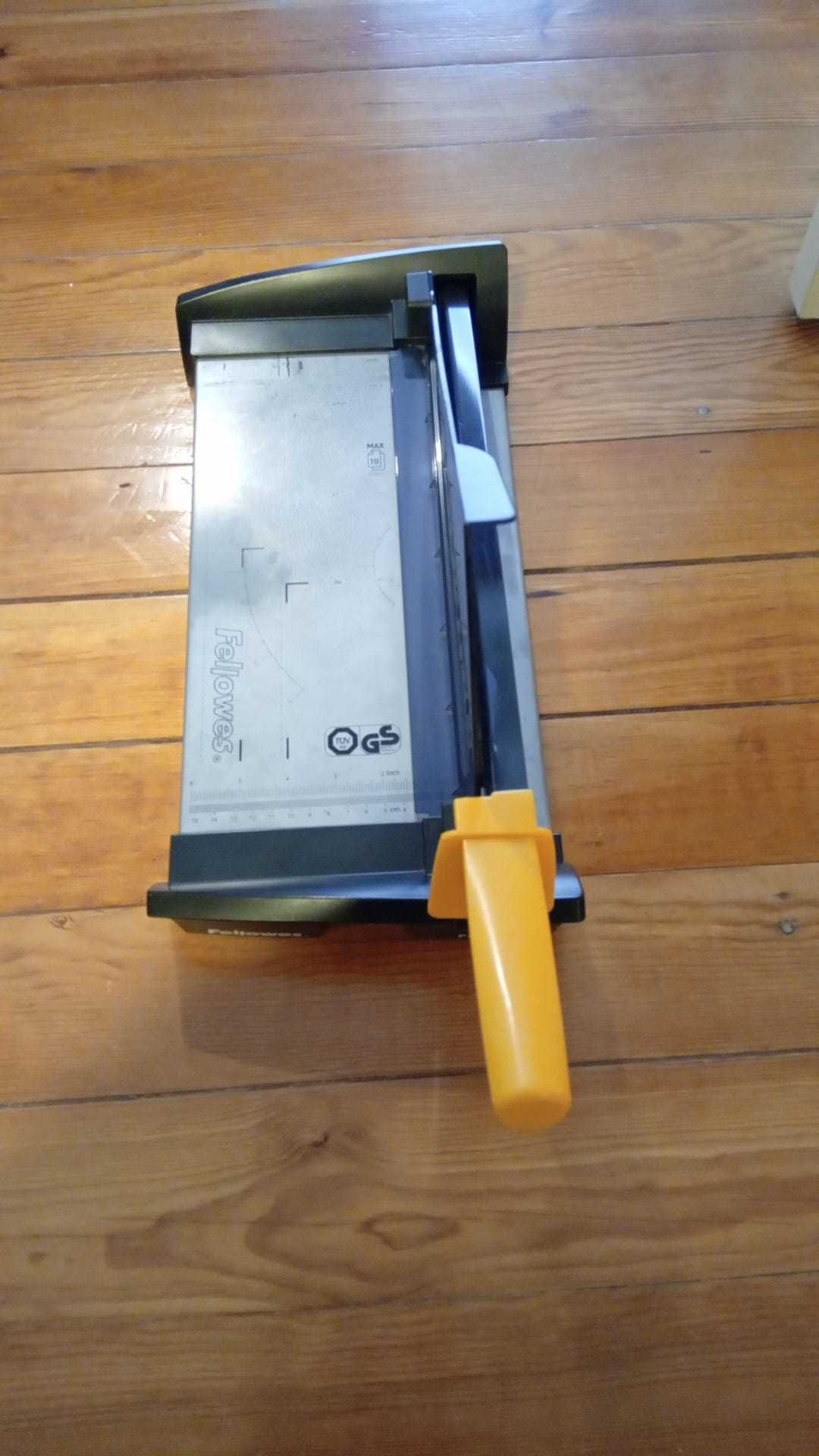 Corta folhas de papel